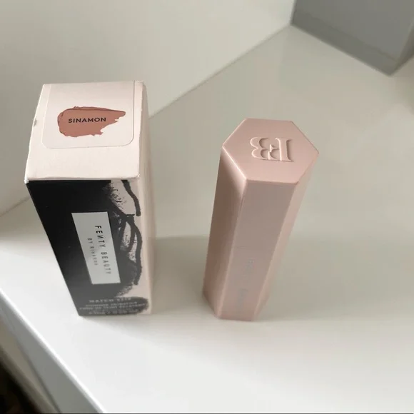 Fenty Beauty bundle - Picture 2 of 4